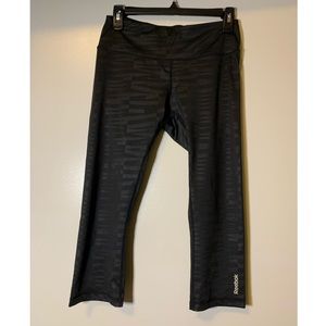 Reebok 3/4 Leggings 
Women’s Small
Black